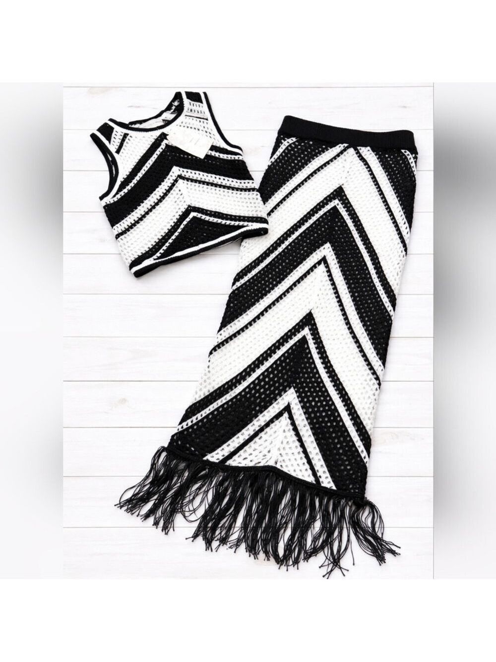 Willow & Wind Black & White Chevron Crochet Fringe Set Medium - New With Tags